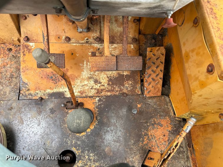 image for item EJ6987 1982 Case  480C backhoe