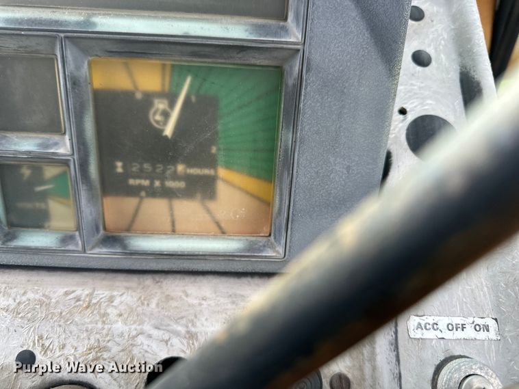 image for item EJ6987 1982 Case  480C backhoe