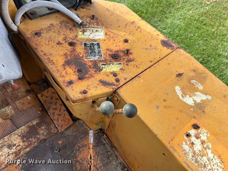 image for item EJ6987 1982 Case  480C backhoe