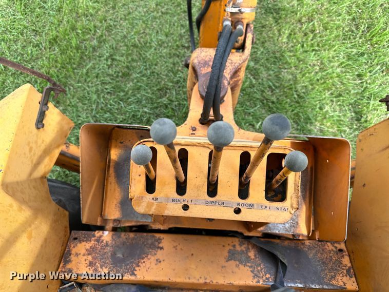 image for item EJ6987 1982 Case  480C backhoe