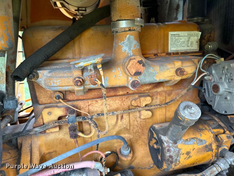 image for item EJ6987 1982 Case  480C backhoe