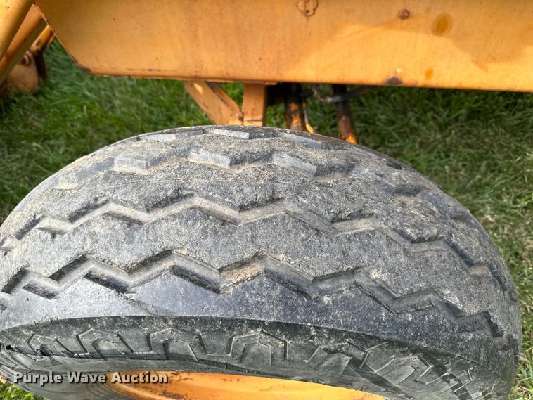 image for item EJ6987 1982 Case  480C backhoe