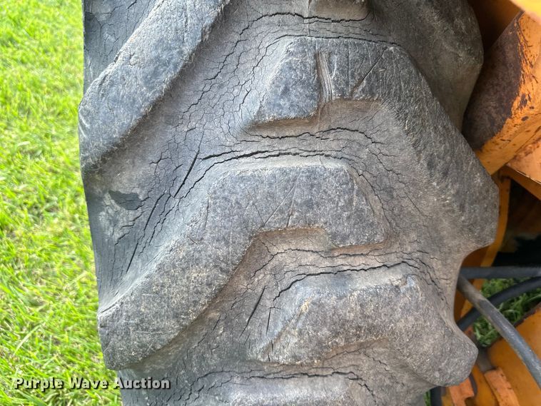 image for item EJ6987 1982 Case  480C backhoe