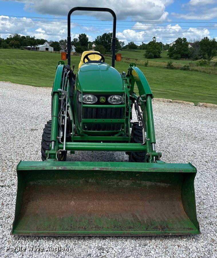 image for item EJ7012 2008 John Deere 3320 MFWD tractor