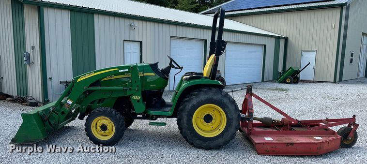 image for item EJ7012 2008 John Deere 3320 MFWD tractor