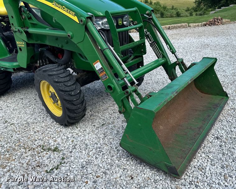 image for item EJ7012 2008 John Deere 3320 MFWD tractor