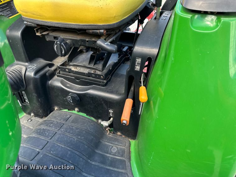 image for item EJ7012 2008 John Deere 3320 MFWD tractor