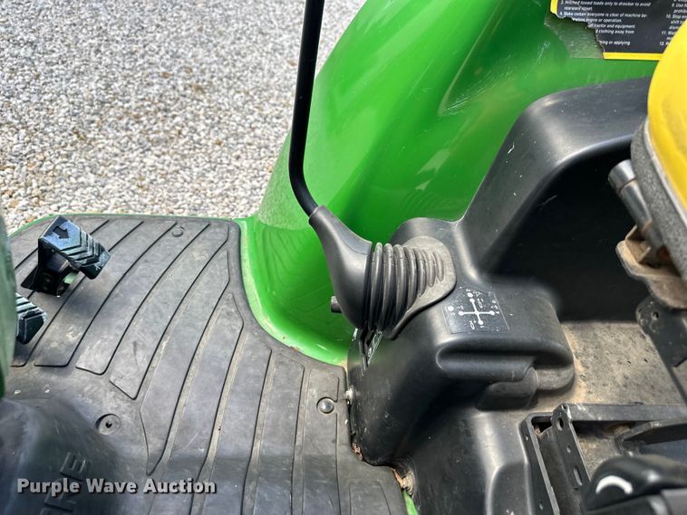image for item EJ7012 2008 John Deere 3320 MFWD tractor