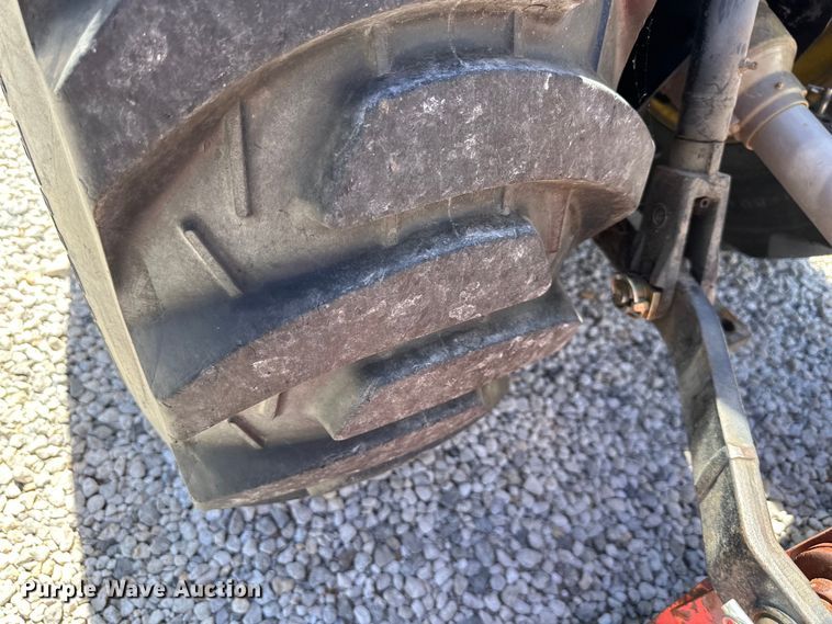 image for item EJ7012 2008 John Deere 3320 MFWD tractor