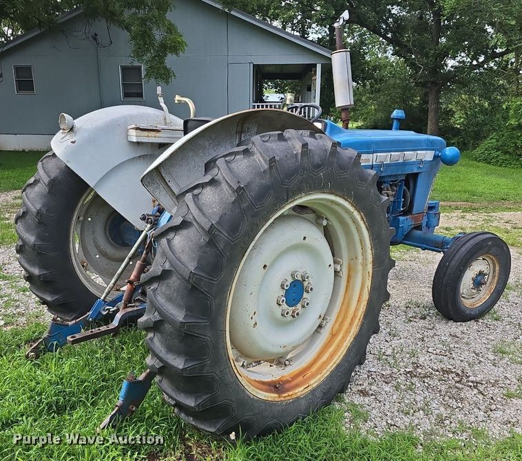 image for item EK6153 1966 Ford 4000 tractor