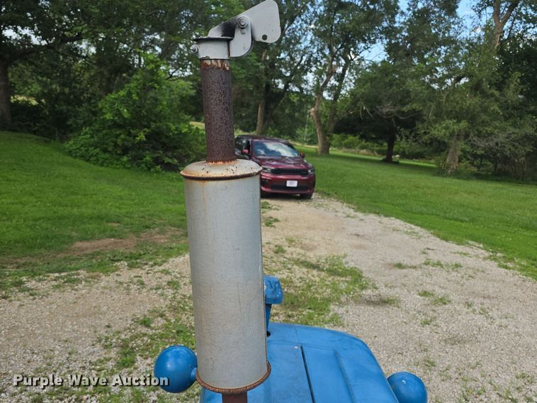 image for item EK6153 1966 Ford 4000 tractor