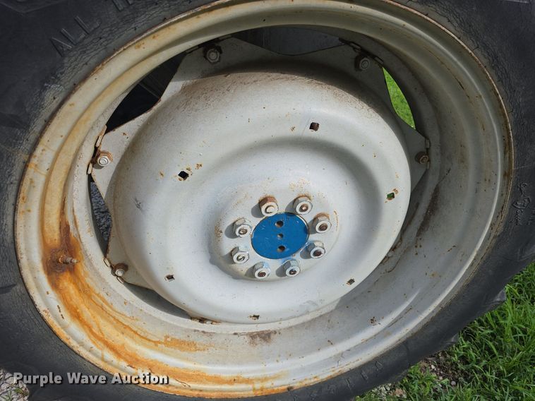 image for item EK6153 1966 Ford 4000 tractor