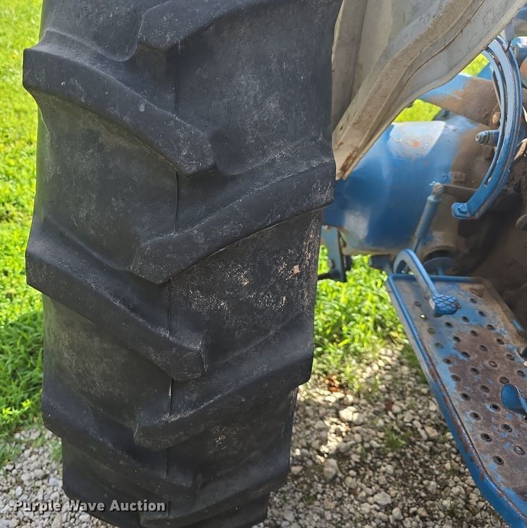 image for item EK6153 1966 Ford 4000 tractor