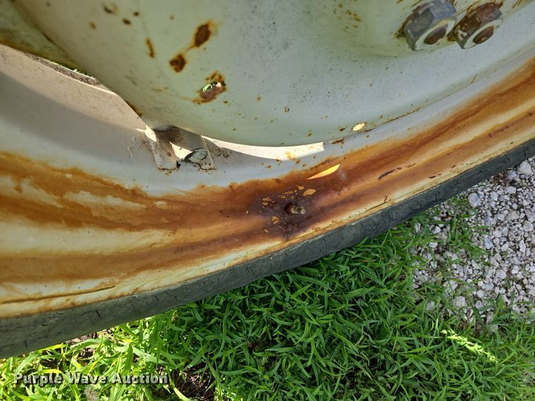 image for item EK6153 1966 Ford 4000 tractor