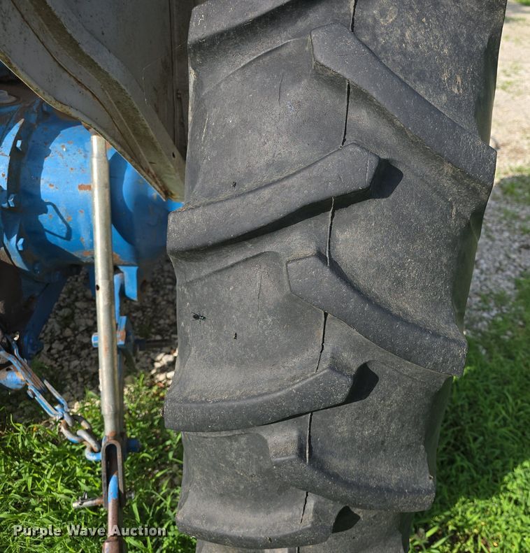 image for item EK6153 1966 Ford 4000 tractor