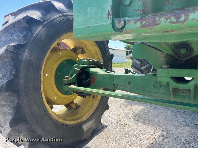 image for item EK8771 1982 John Deere 3140 MFWD tractor