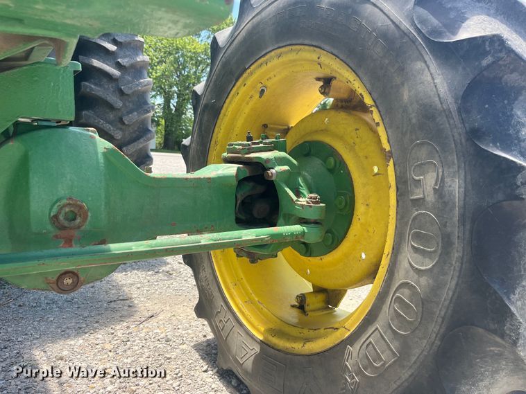 image for item EK8771 1982 John Deere 3140 MFWD tractor