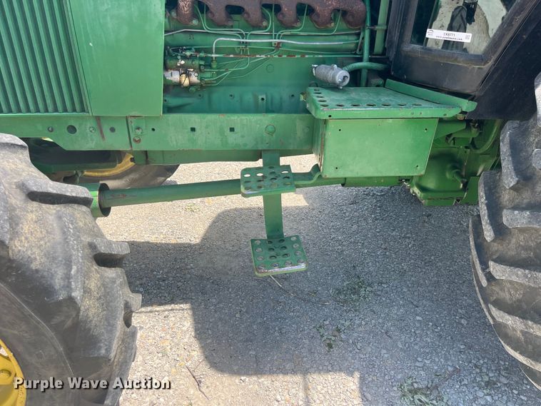 image for item EK8771 1982 John Deere 3140 MFWD tractor