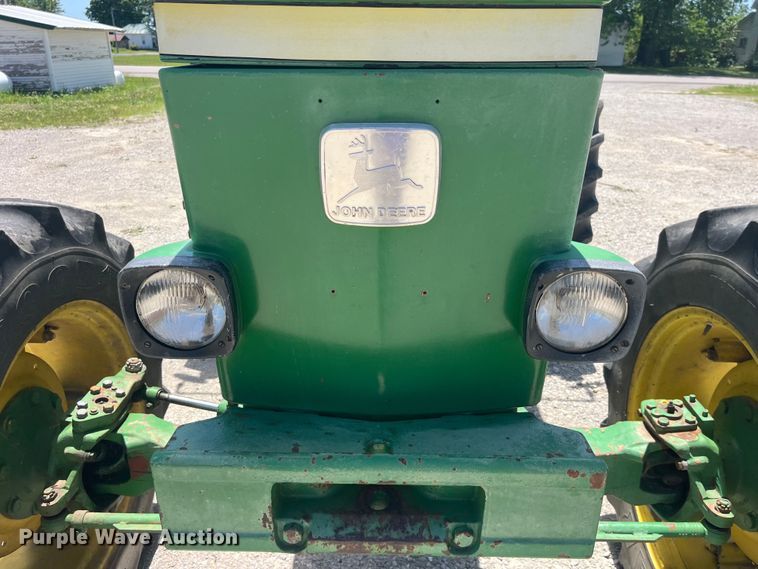 image for item EK8771 1982 John Deere 3140 MFWD tractor