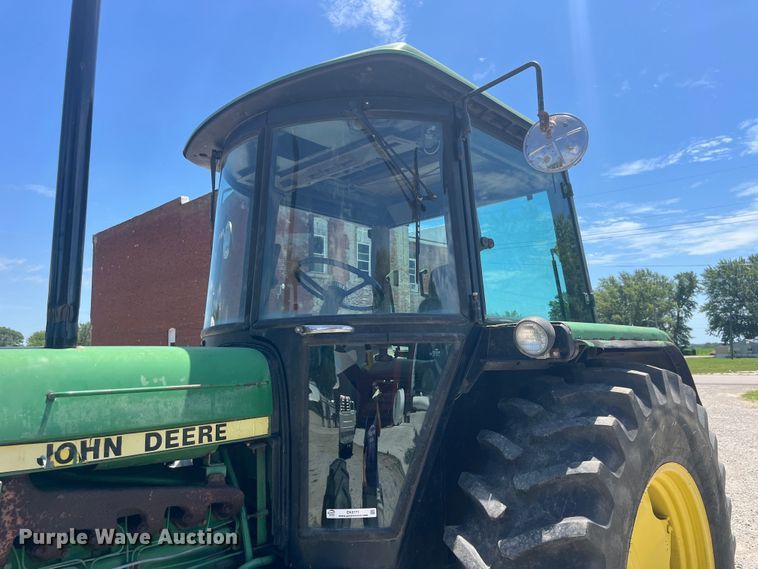 image for item EK8771 1982 John Deere 3140 MFWD tractor