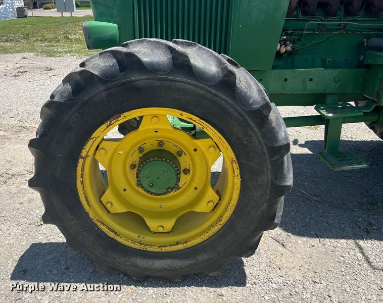 image for item EK8771 1982 John Deere 3140 MFWD tractor
