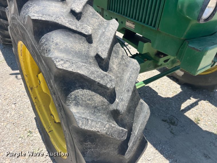 image for item EK8771 1982 John Deere 3140 MFWD tractor