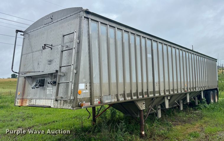 image for item EK8781 1984 Cornhusker 800HF-32583-2098 grain trailer