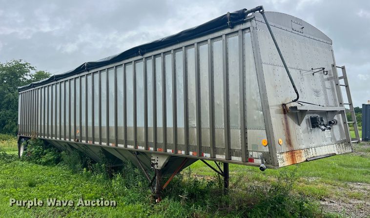 image for item EK8781 1984 Cornhusker 800HF-32583-2098 grain trailer