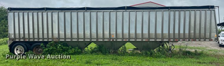 image for item EK8781 1984 Cornhusker 800HF-32583-2098 grain trailer