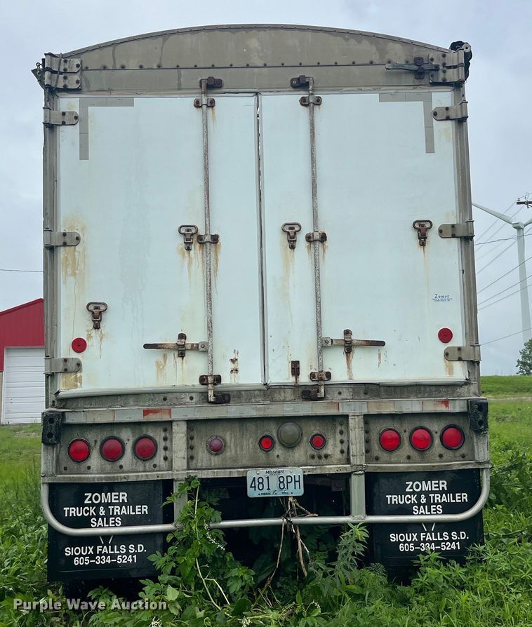 image for item EK8781 1984 Cornhusker 800HF-32583-2098 grain trailer