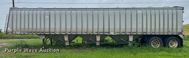 image for item EK8781 1984 Cornhusker 800HF-32583-2098 grain trailer