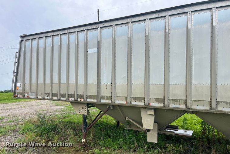 image for item EK8781 1984 Cornhusker 800HF-32583-2098 grain trailer