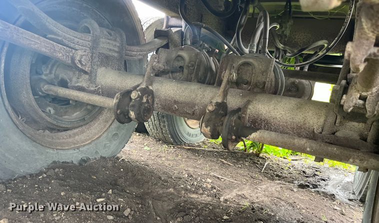 image for item EK8781 1984 Cornhusker 800HF-32583-2098 grain trailer