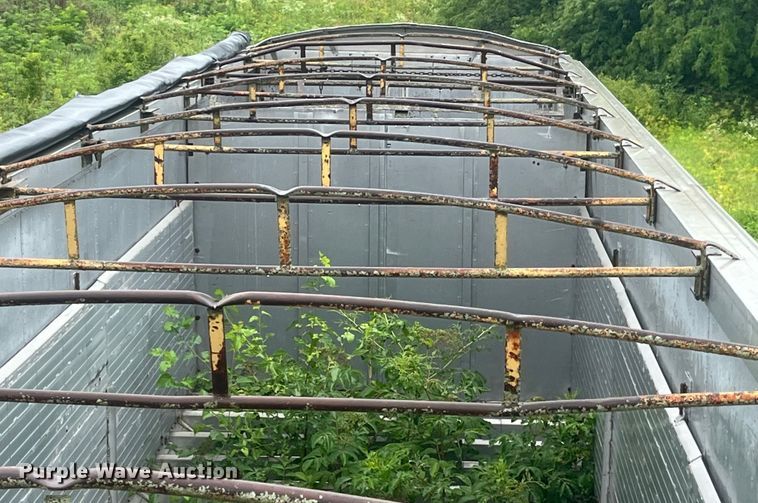 image for item EK8781 1984 Cornhusker 800HF-32583-2098 grain trailer