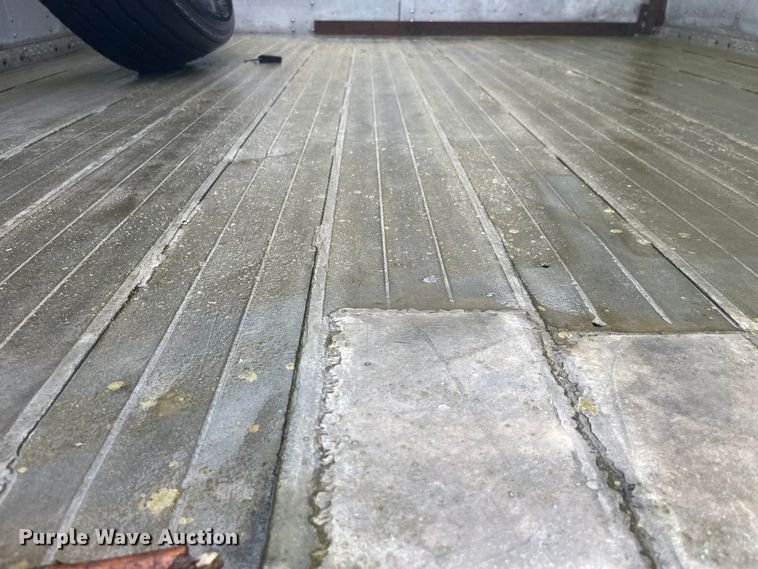 image for item EK8781 1984 Cornhusker 800HF-32583-2098 grain trailer