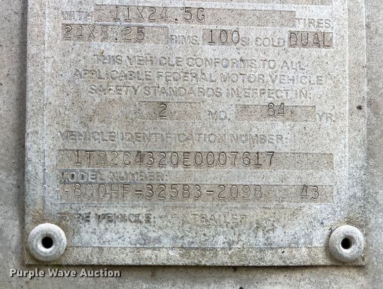 image for item EK8781 1984 Cornhusker 800HF-32583-2098 grain trailer