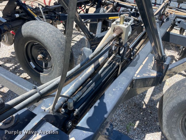 image for item GP9641 Crustbuster  3200  TS39X10 hoe grain drill