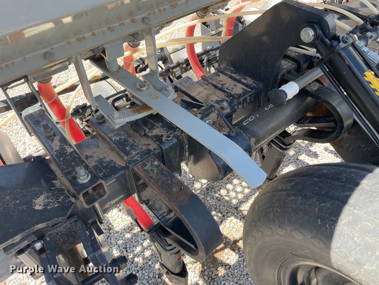 image for item GP9641 Crustbuster  3200  TS39X10 hoe grain drill