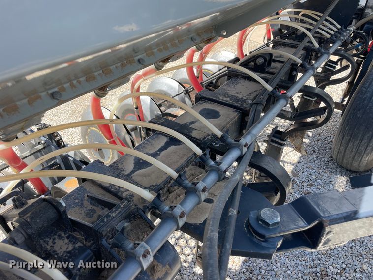 image for item GP9641 Crustbuster  3200  TS39X10 hoe grain drill