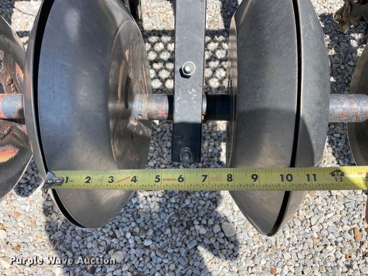 image for item GP9641 Crustbuster  3200  TS39X10 hoe grain drill