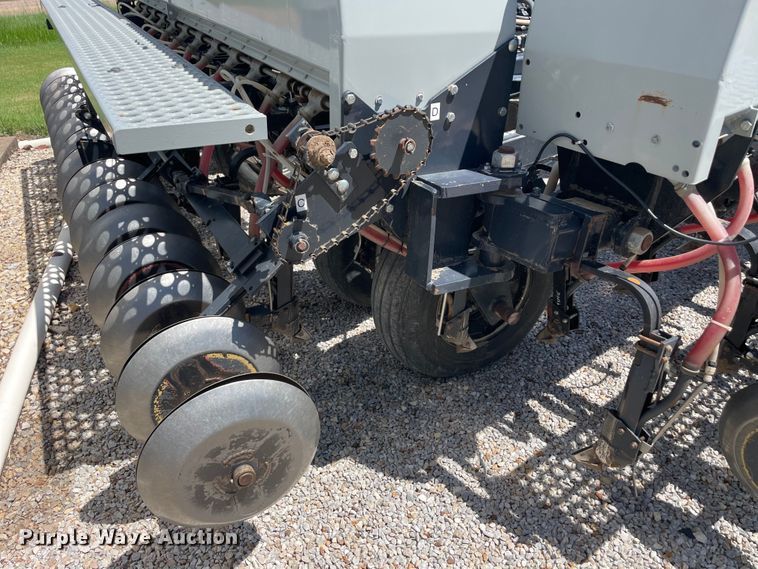 image for item GP9641 Crustbuster  3200  TS39X10 hoe grain drill