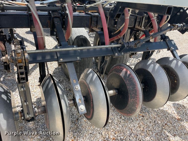 image for item GP9641 Crustbuster  3200  TS39X10 hoe grain drill