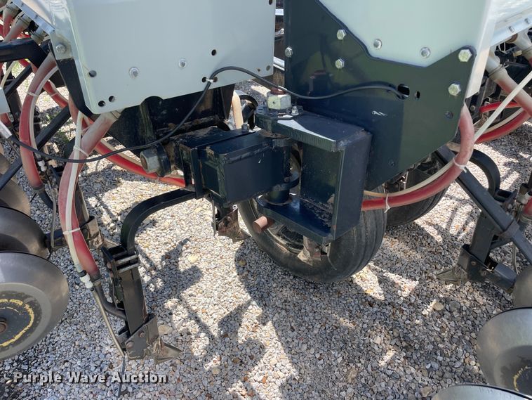 image for item GP9641 Crustbuster  3200  TS39X10 hoe grain drill