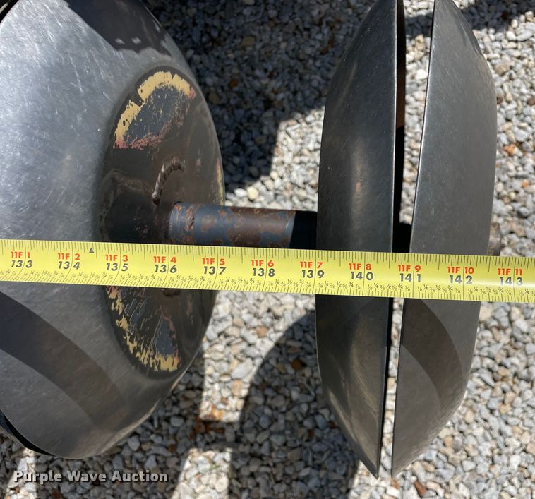 image for item GP9641 Crustbuster  3200  TS39X10 hoe grain drill