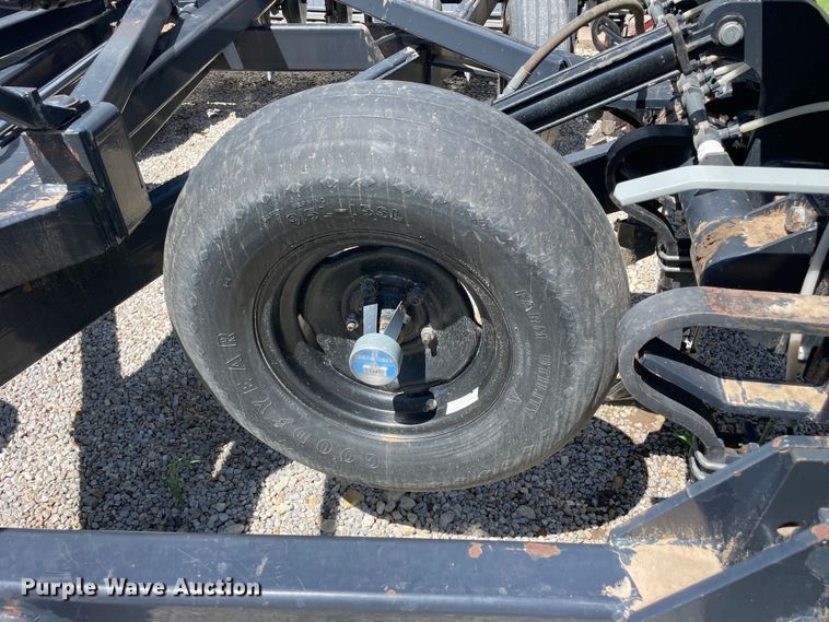 image for item GP9641 Crustbuster  3200  TS39X10 hoe grain drill