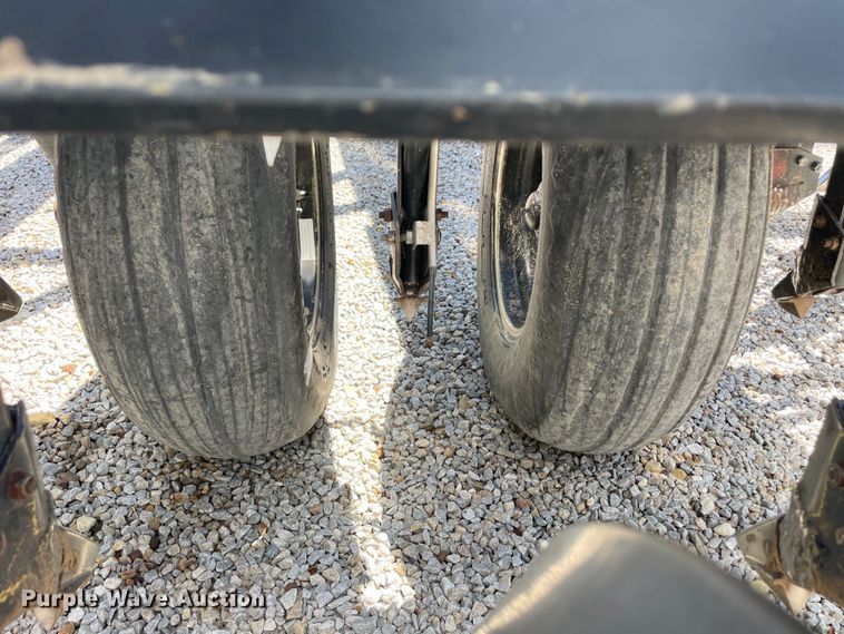 image for item GP9641 Crustbuster  3200  TS39X10 hoe grain drill