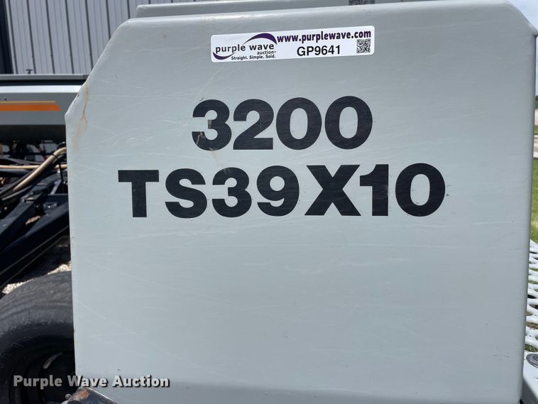 image for item GP9641 Crustbuster  3200  TS39X10 hoe grain drill