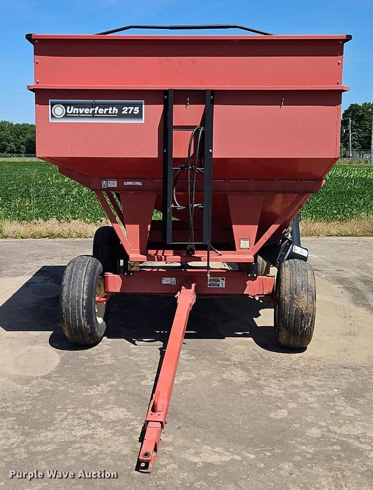 image for item IH9099 Unverferth GB275 gravity wagon