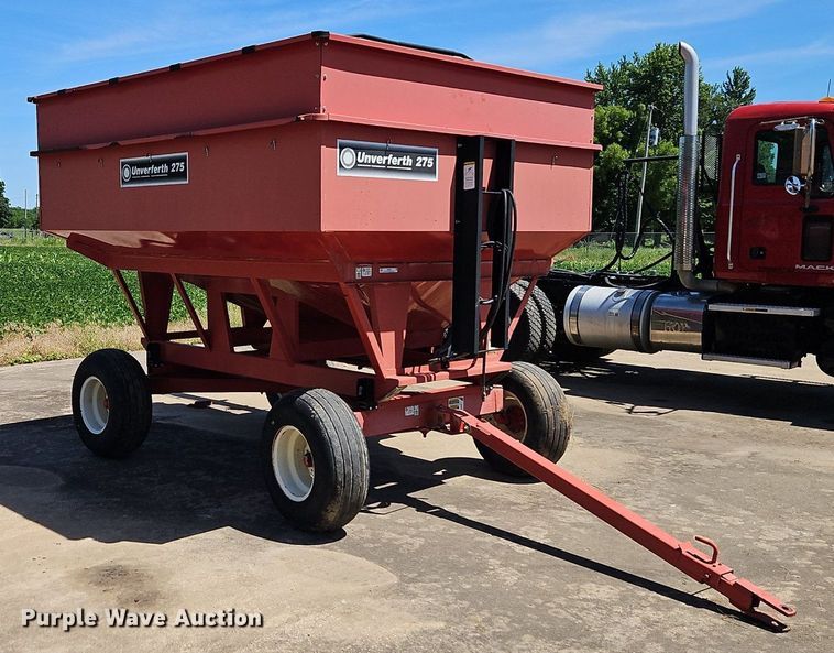 image for item IH9099 Unverferth GB275 gravity wagon