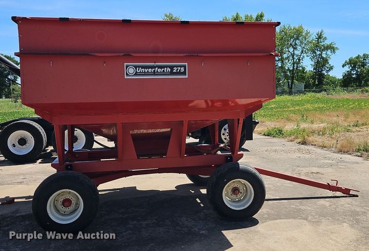 image for item IH9099 Unverferth GB275 gravity wagon